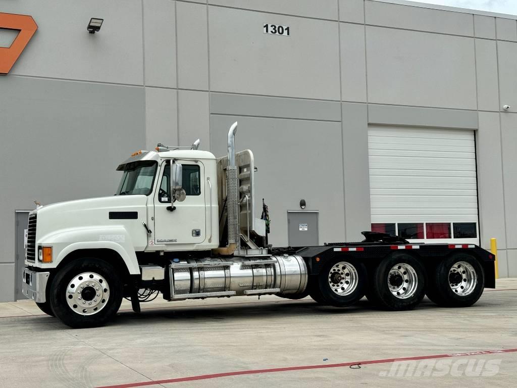 Mack CHU 613 Tractor Units