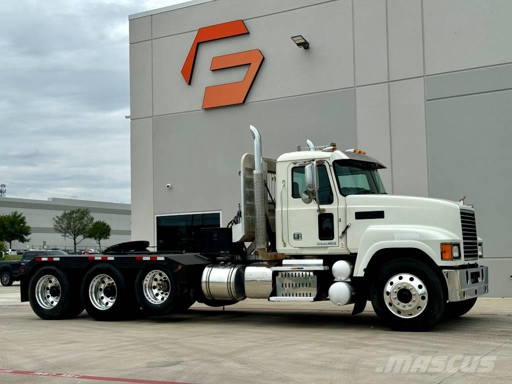 Mack CHU 613 Tractor Units