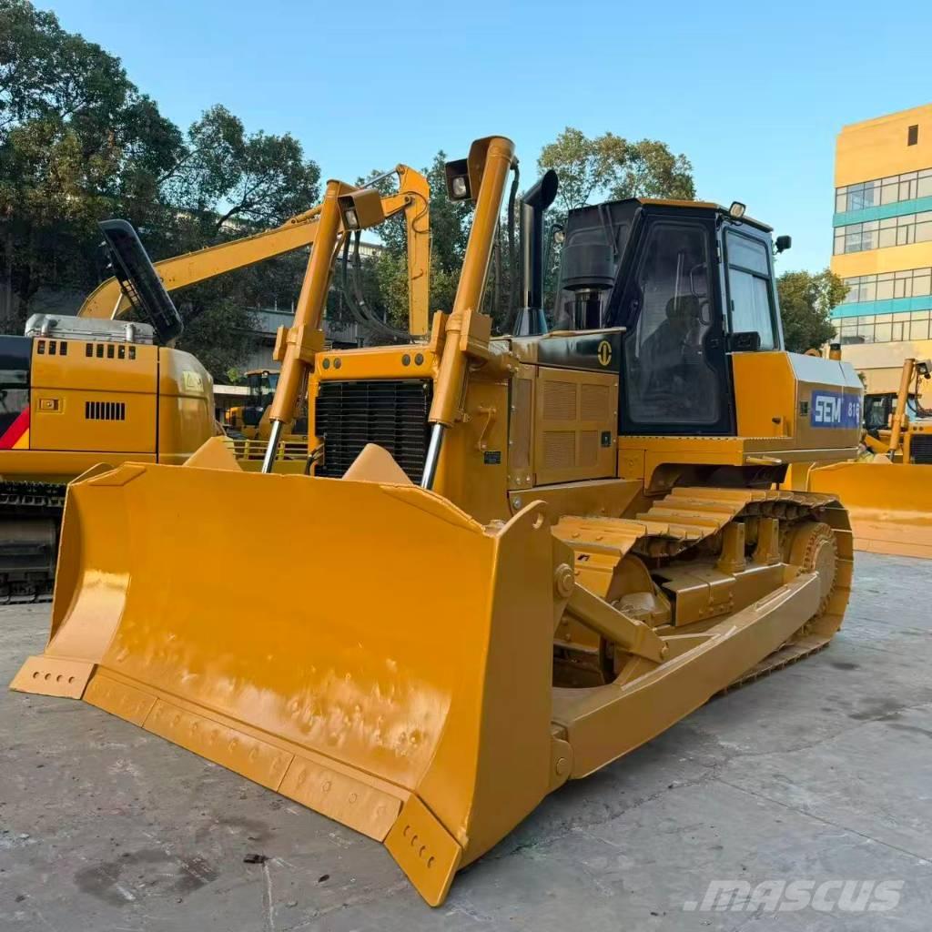 SEM 816D Crawler dozers