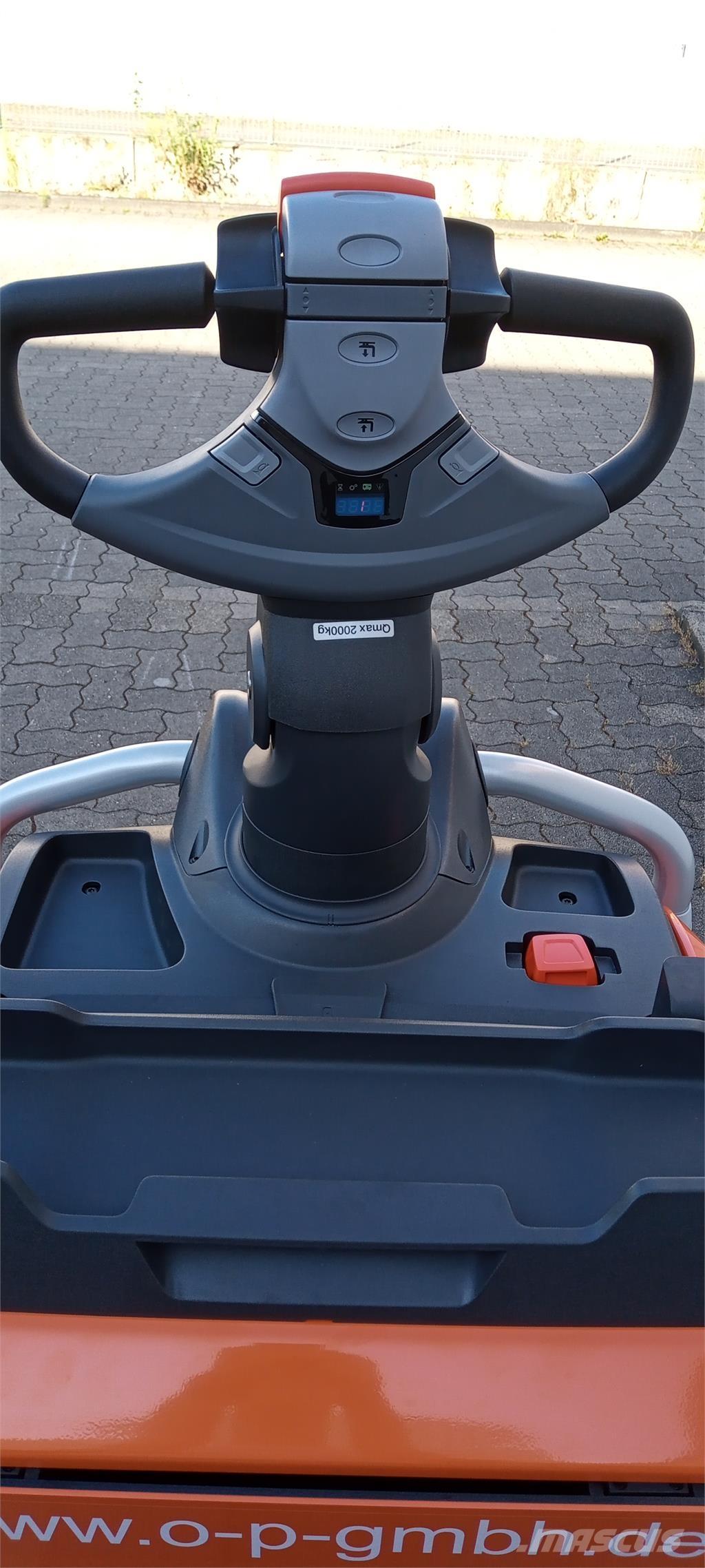 Toyota LPE200 Pedestrian stacker