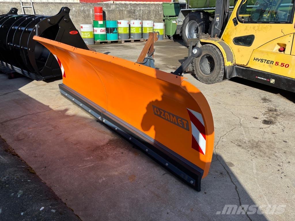  Ozamet  TR32 Snow blades and plows