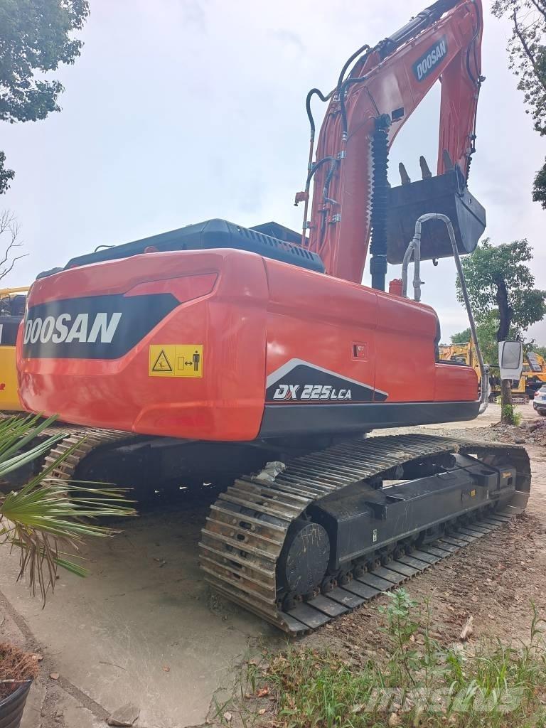 Doosan DX 225LC-9C Crawler excavators