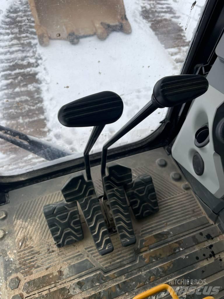 CAT 374-07B Crawler excavators