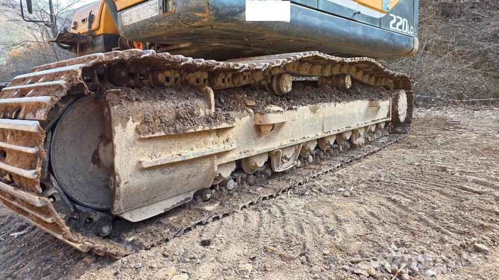 Hyundai Robex 220 LC Crawler excavators