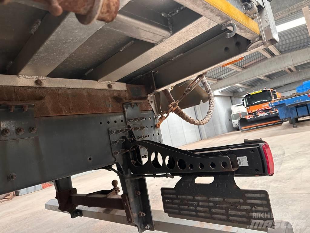Renault K460 Crane trucks