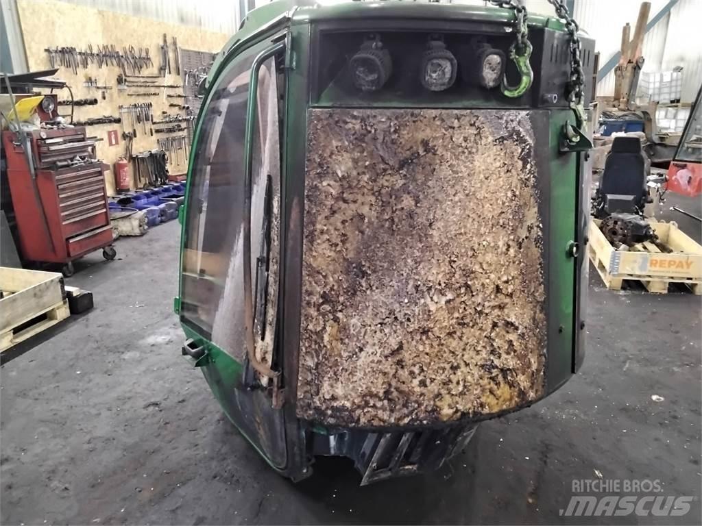 John Deere 1470G Cabins and interior