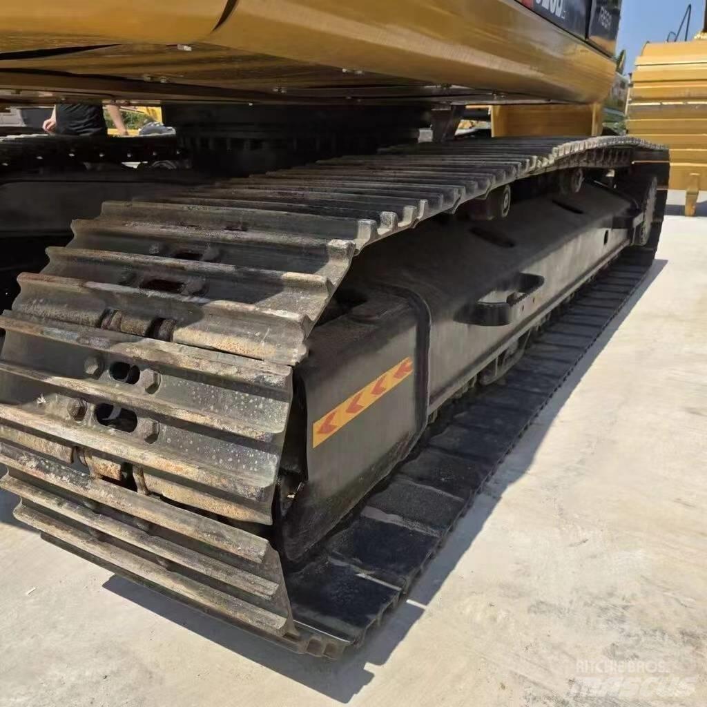 CAT 323 D Crawler excavators