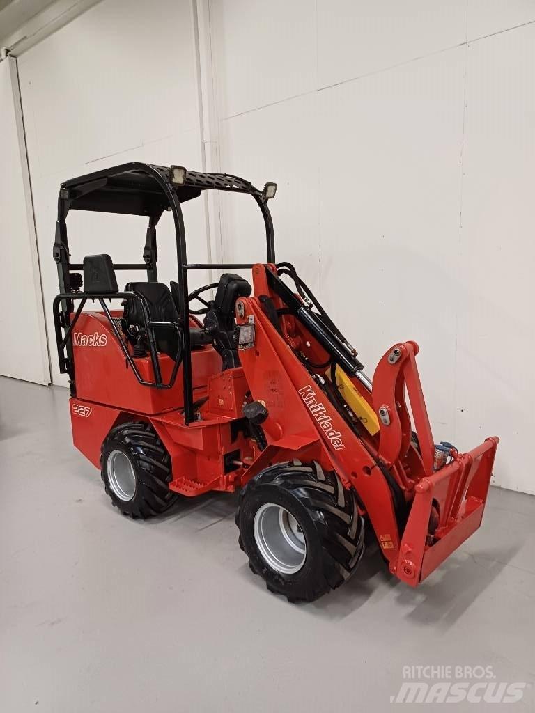 Macks 227 Mini loaders