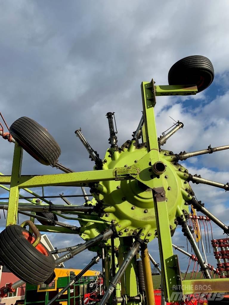 CLAAS 880 L Rakes and tedders