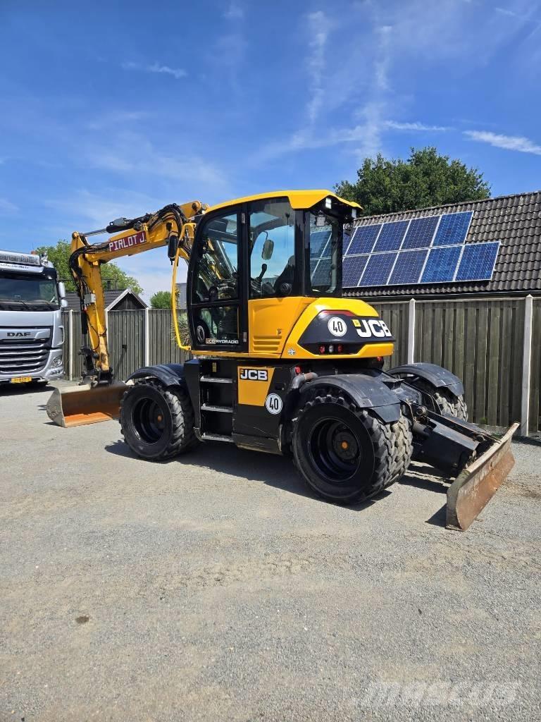 JCB 110 W Wheeled excavators