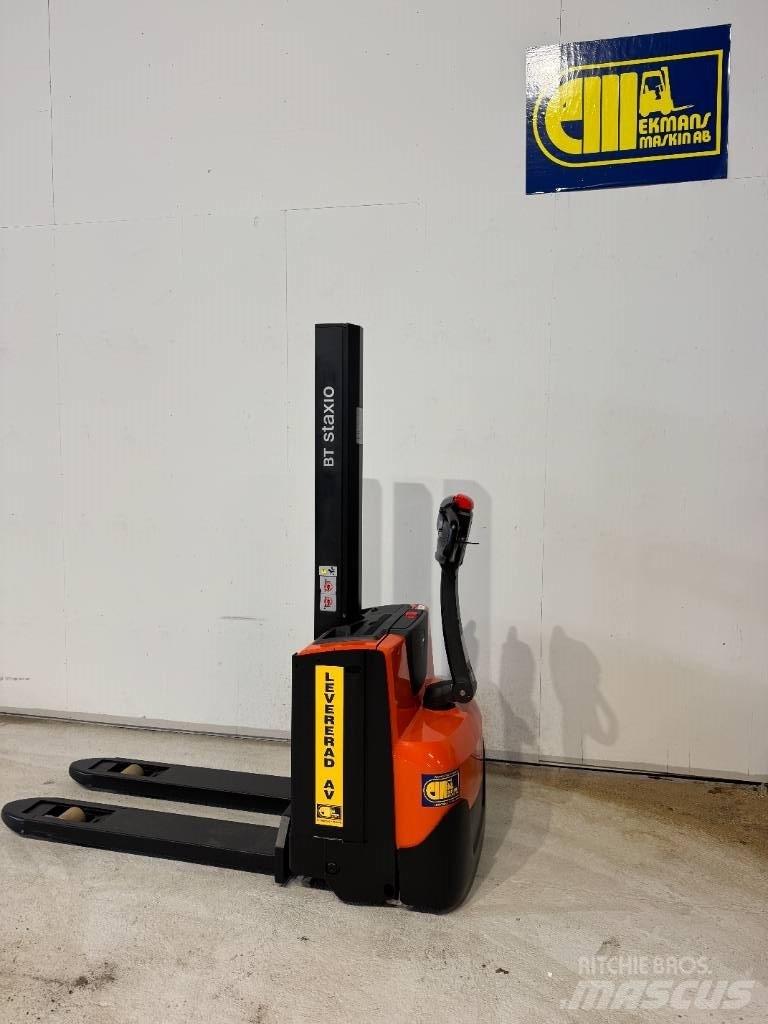 BT truck SWE 080 L Pedestrian stacker