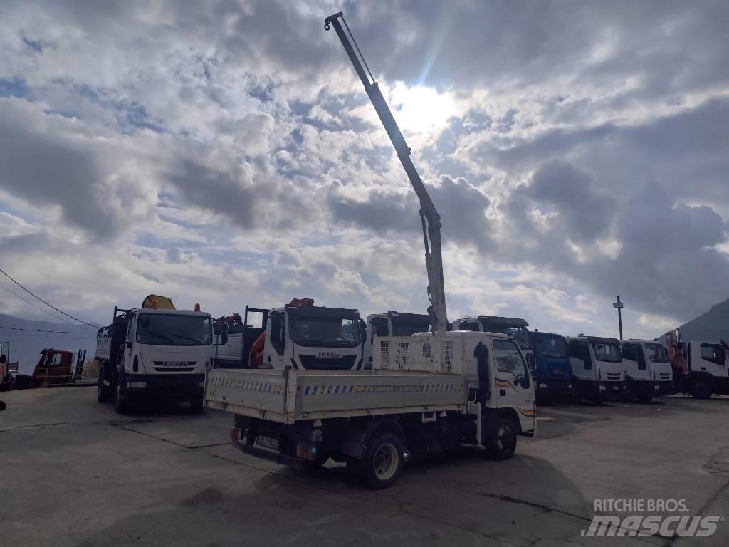 Isuzu NPR77G-5DX Crane trucks