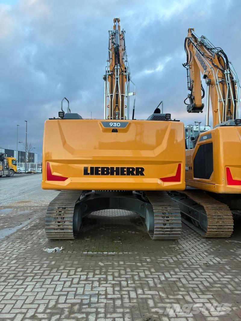Liebherr R930 Crawler excavators