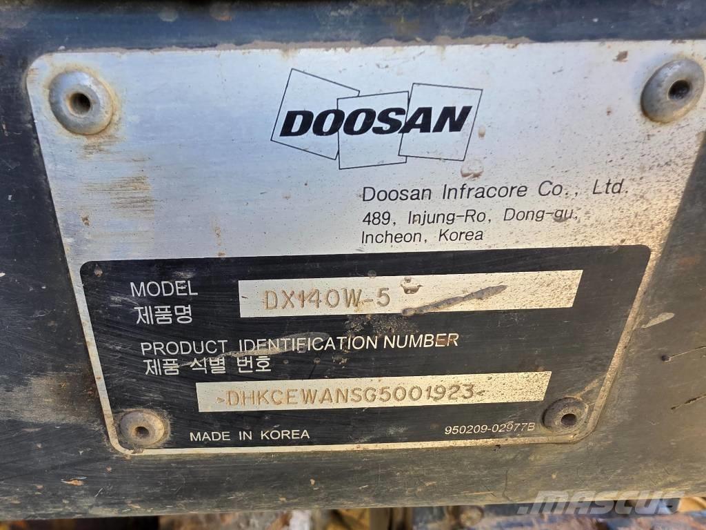Doosan DX140W-5 Wheeled excavators