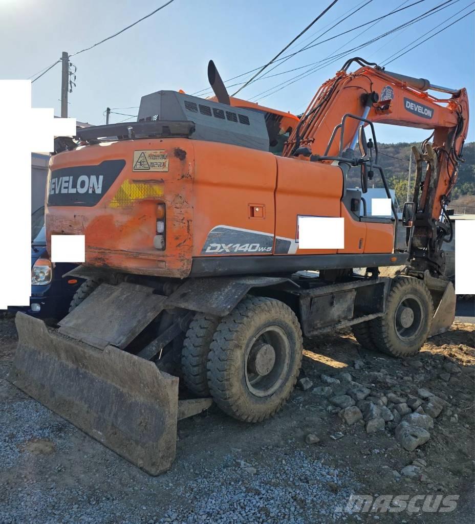 Doosan DX140W-5 Wheeled excavators