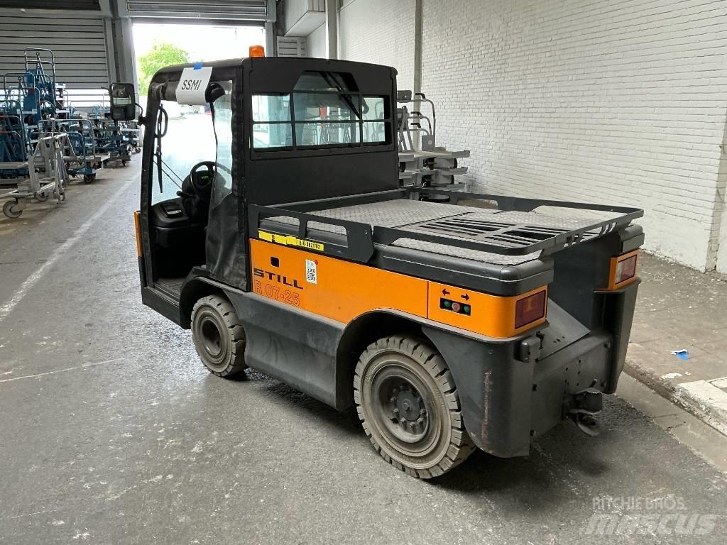 Still R 0725 Towing trucks