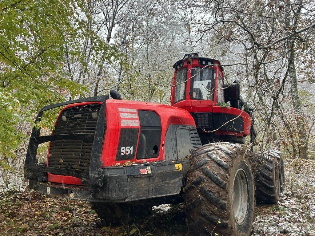 Komatsu 951 Harvesters