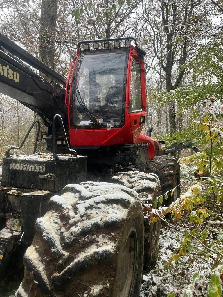 Komatsu 951 Harvesters