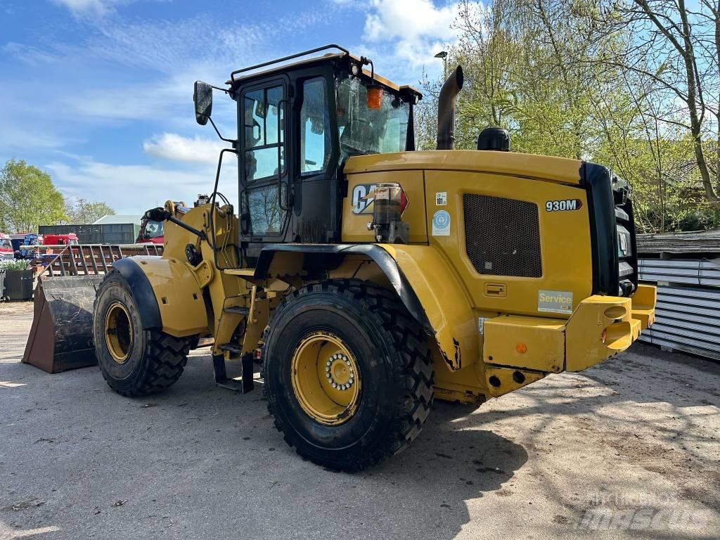 CAT 930M new tires! Wheel loaders