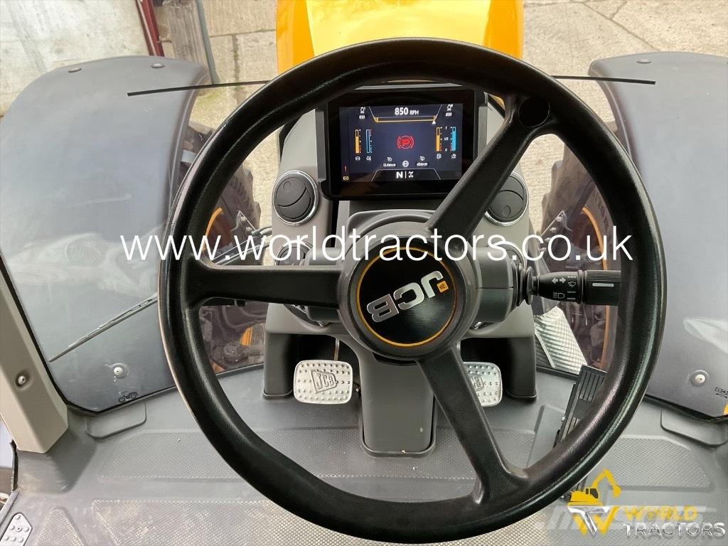 JCB Fastrac 4220 Tractors