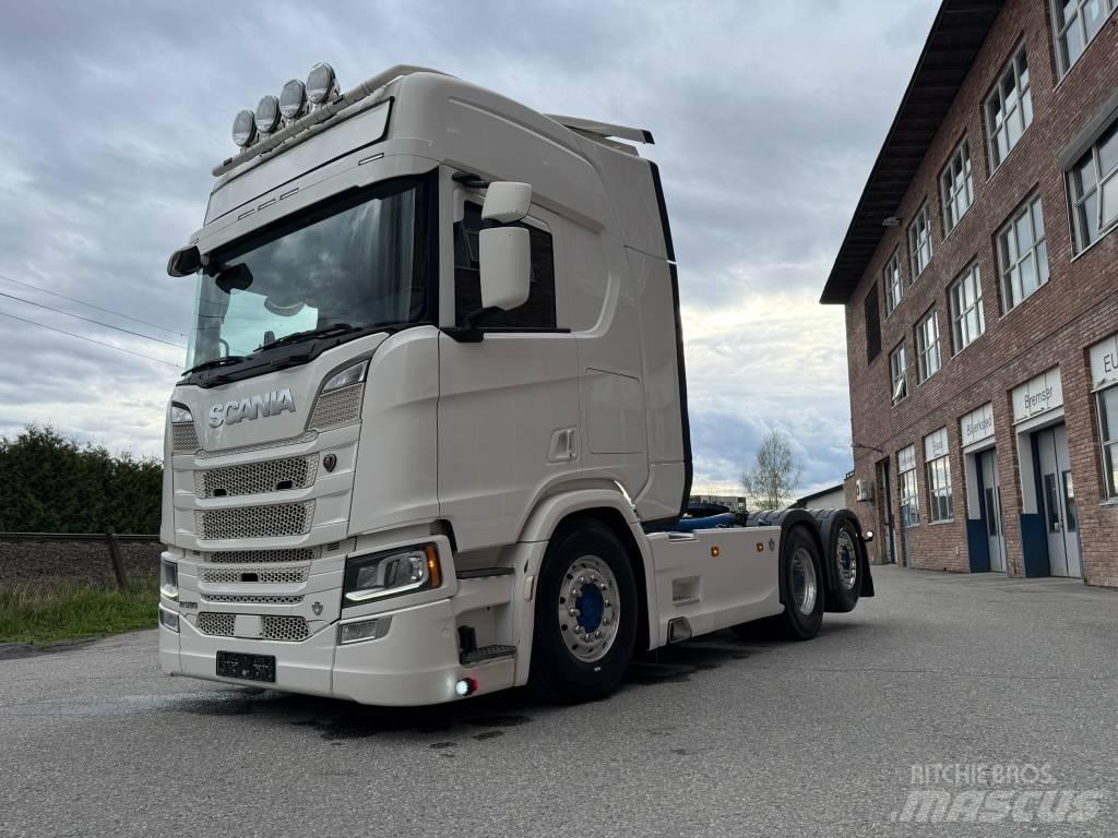 Scania R 590 Tractor Units