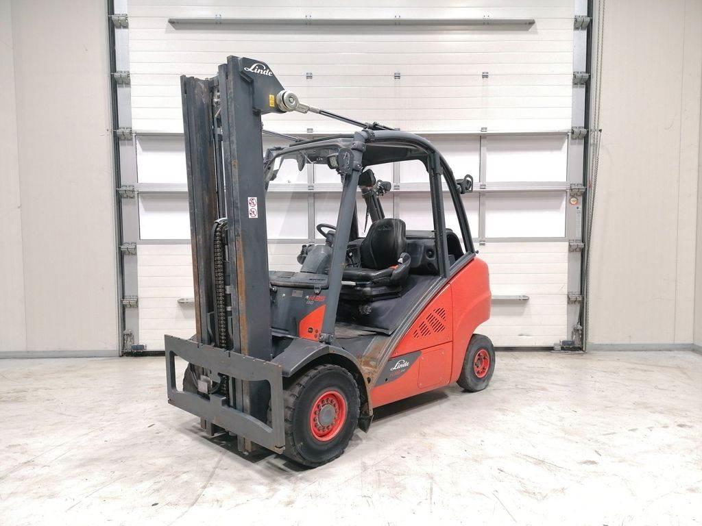 Linde H35T-02 LPG trucks