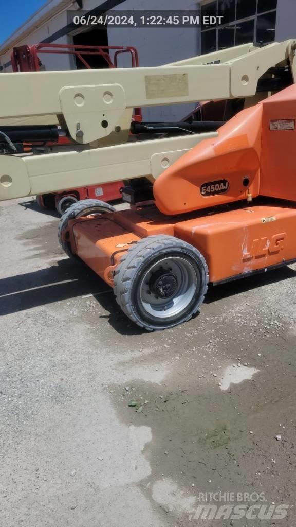 JLG E 450 AJ Articulated boom lifts
