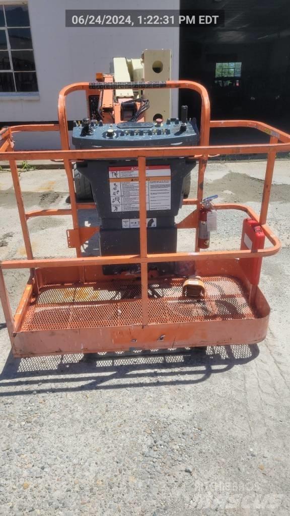 JLG E 450 AJ Articulated boom lifts
