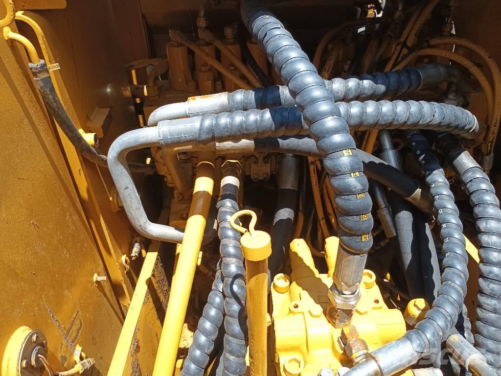 CAT 320D2L Crawler excavators