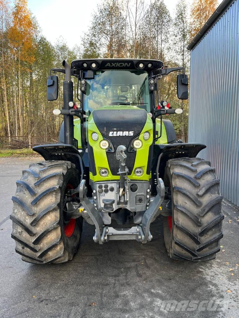 CLAAS Axion 870 Tractors