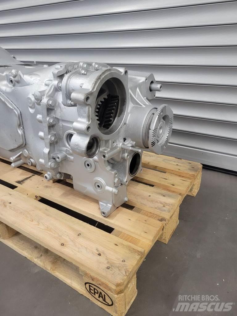 Volvo VT2814B Transmission