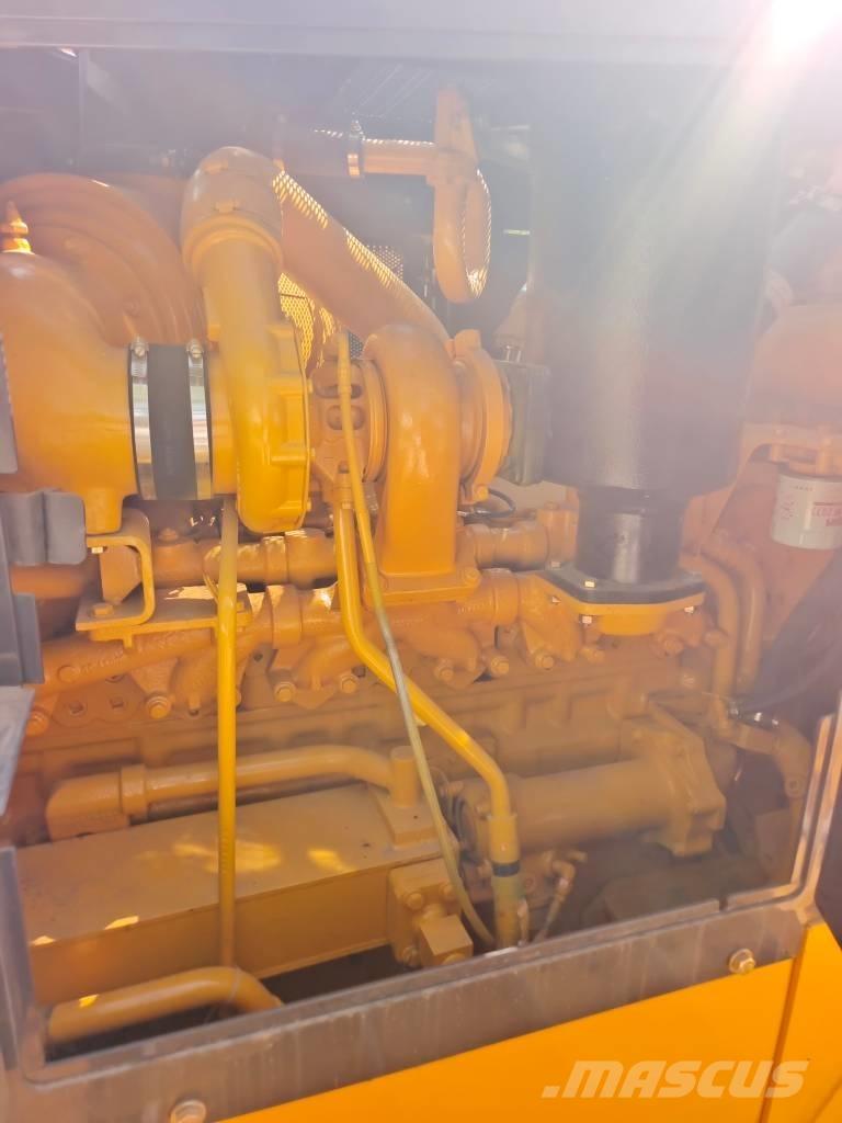 Shantui SD 22 Crawler dozers