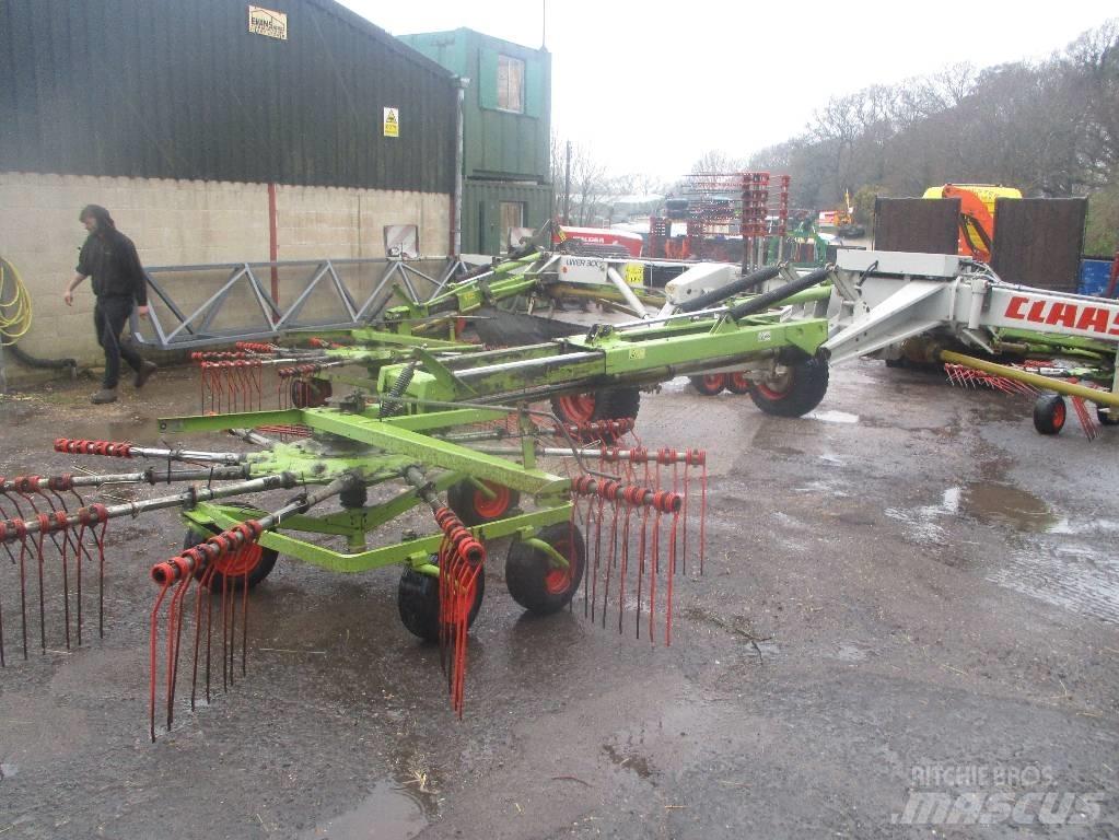 CLAAS Liner 3000 Rakes and tedders