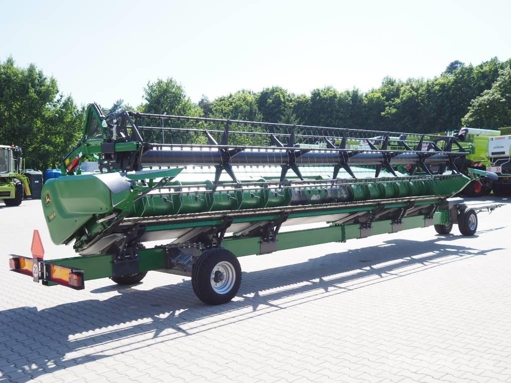 John Deere S780 + 730X Combine harvesters