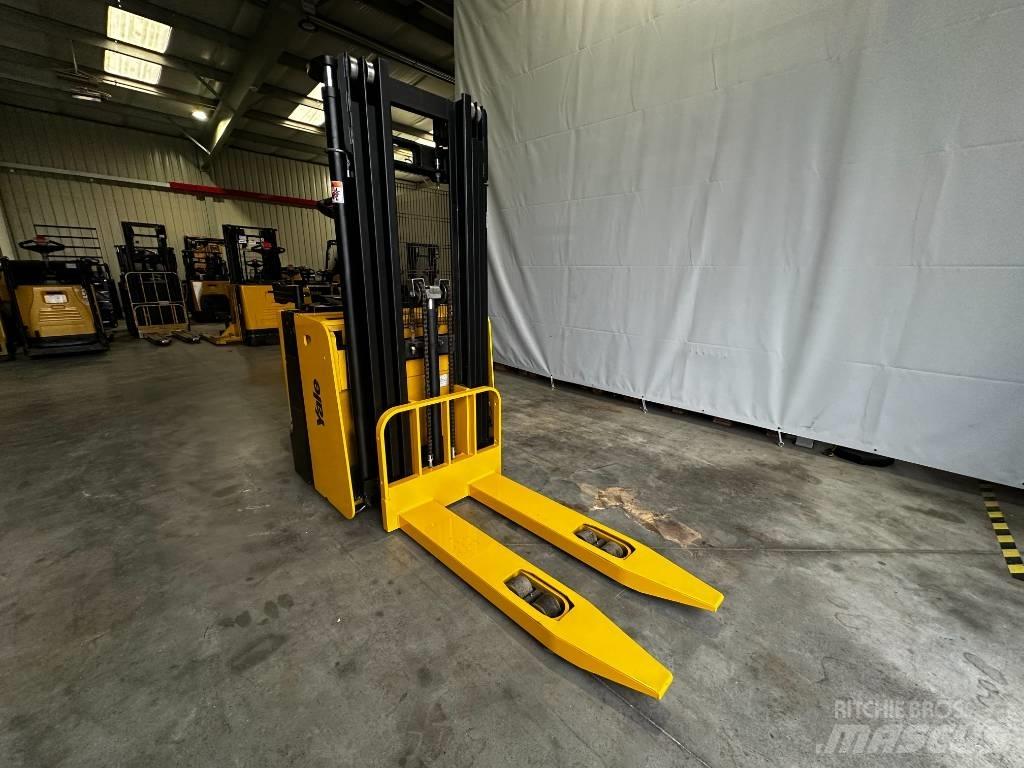 Yale MS12x Pedestrian stacker