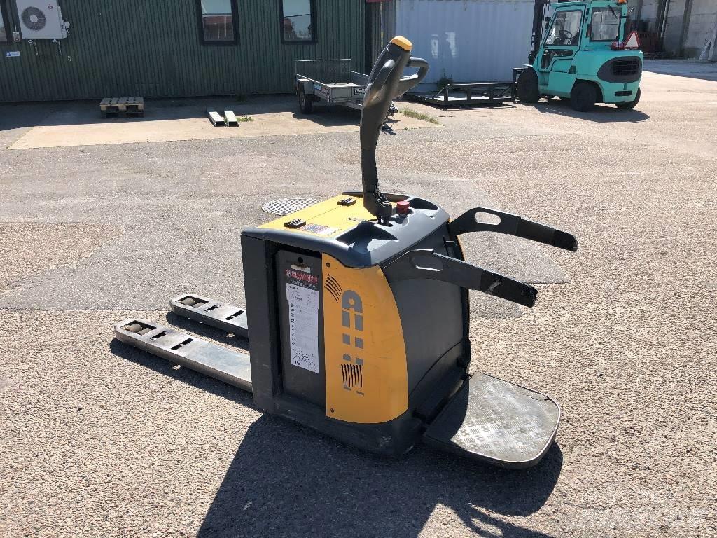 Atlet PLP 200 Low lifter with platform