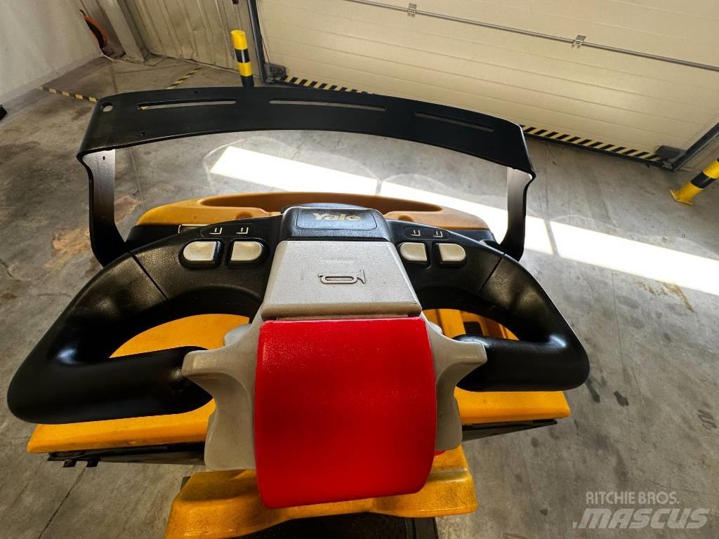 Yale MO20 Low lift order picker