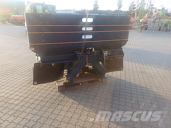 Bogballe L20W plus. Mineral spreaders