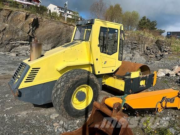 Bomag BW211 D-3 Asphalt pavers