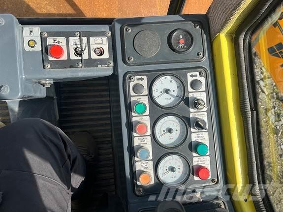 Bomag BW211 D-3 Asphalt pavers