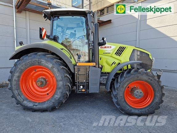 CLAAS AXION 830 Tractors