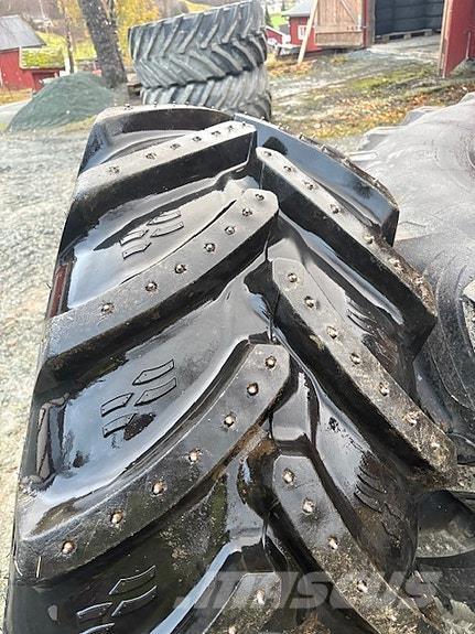  Dekk med felg Tractors