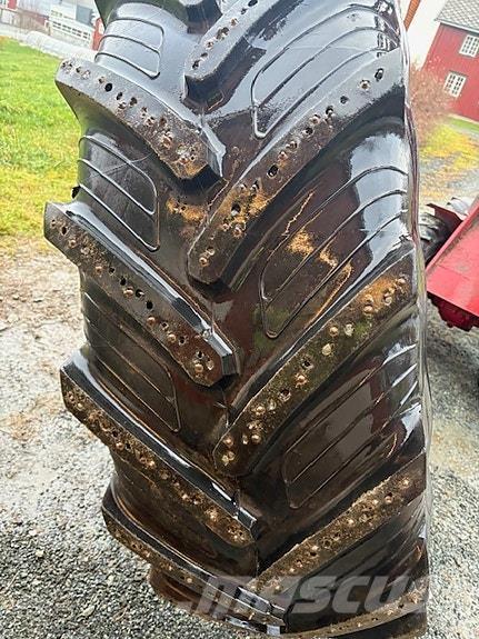  Dekk med felg Tractors