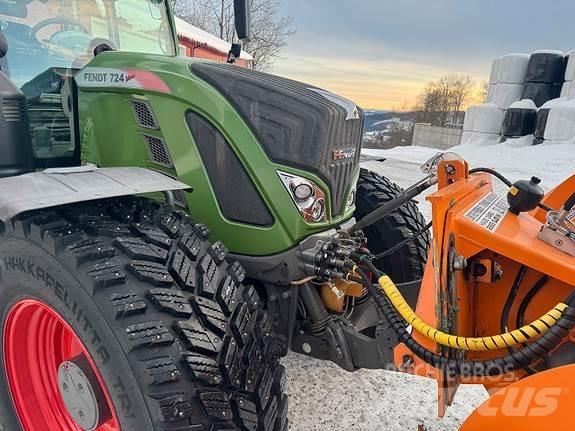 Fendt 724 Tractors