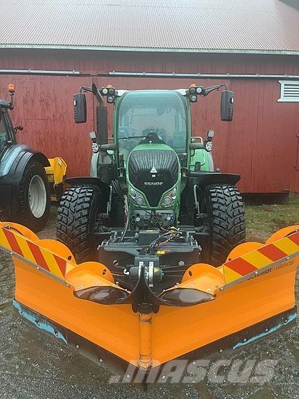 Fendt 724 Tractors