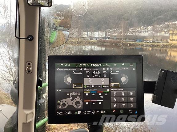 Fendt 724 VARIO Tractors