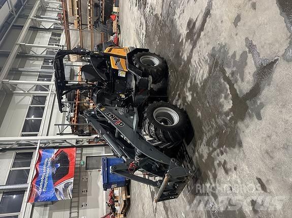 GiANT G2500HD+ Skid steer loaders