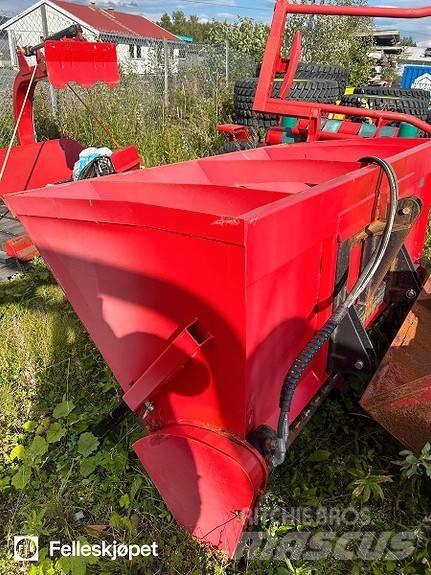 Globus 1600 Sand and salt spreaders
