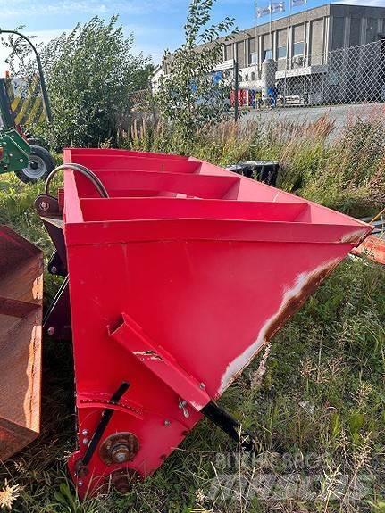 Globus 1600 Sand and salt spreaders