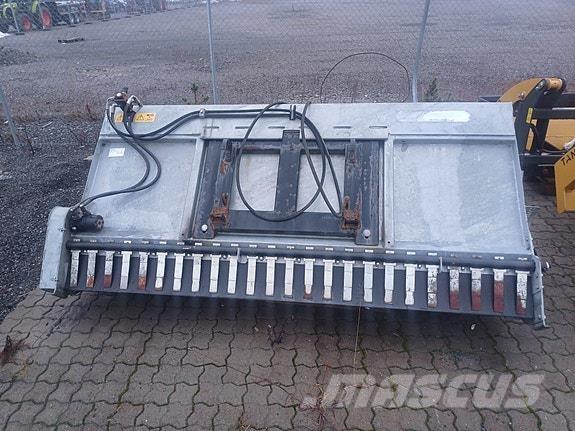 Globus GSK 1600 Sand and salt spreaders